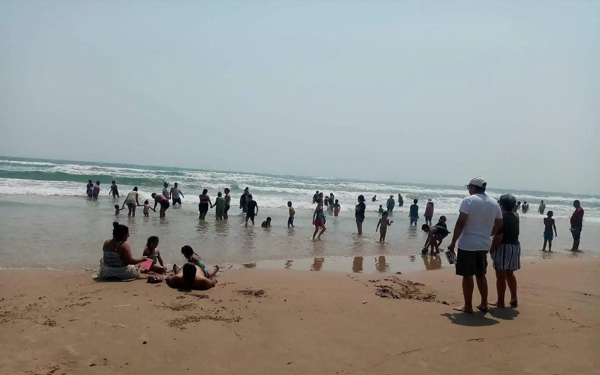 Llegan turistas de al menos cinco estados a playa Miramar Mario Cruces (1)